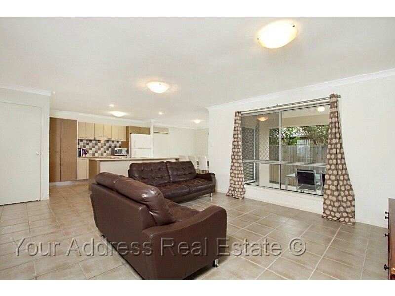 24 Paul Drive, Regents Park QLD 4118