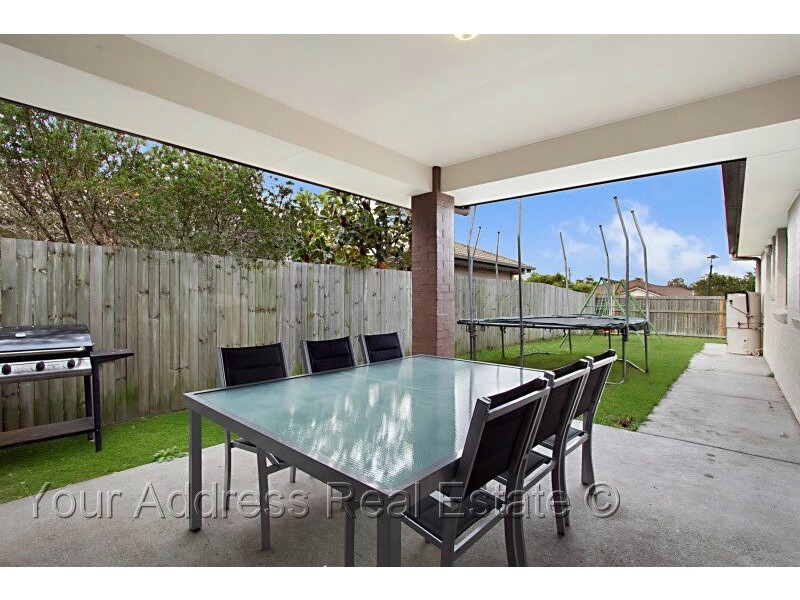 24 Paul Drive, Regents Park QLD 4118