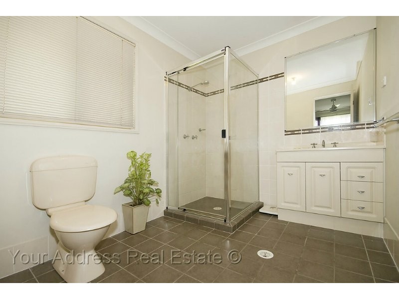 8 Gow Court, Crestmead QLD 4132