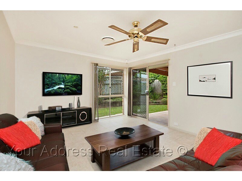 3 Mandeville Place, Regents Park QLD 4118