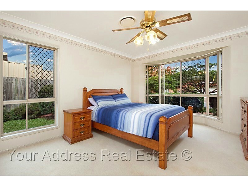3 Mandeville Place, Regents Park QLD 4118