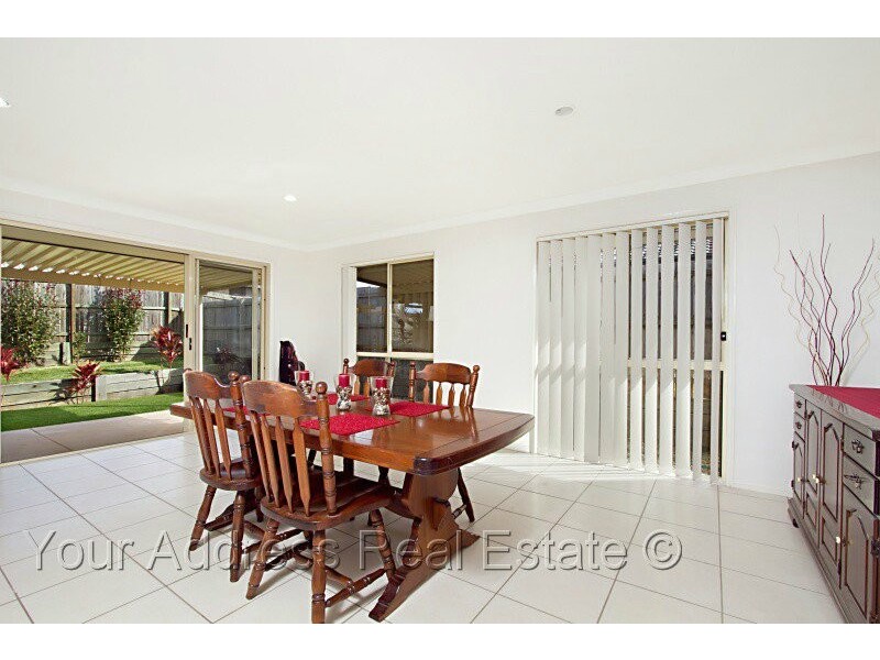 14 Charlton Place, Regents Park QLD 4118