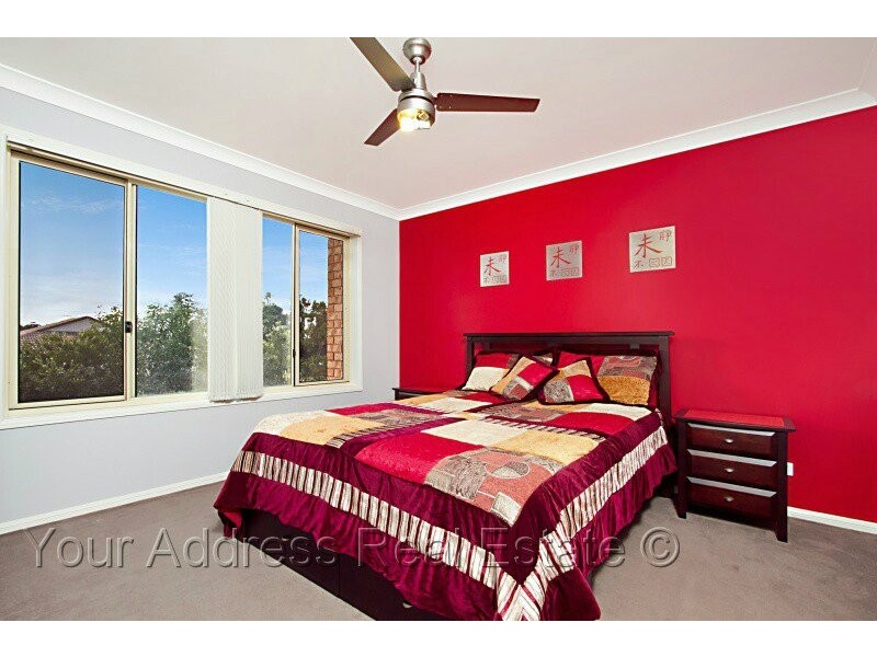 14 Charlton Place, Regents Park QLD 4118