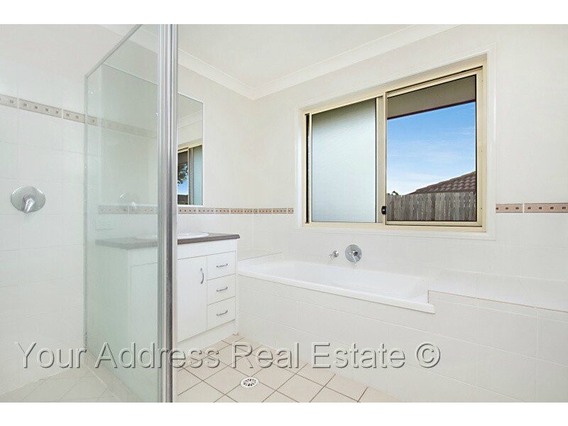 14 Charlton Place, Regents Park QLD 4118