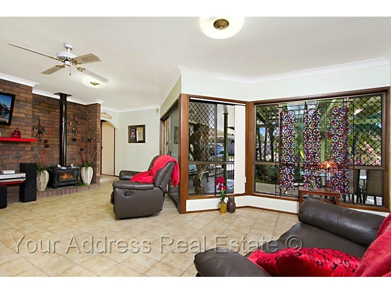 2 Cygnus Court, Regents Park QLD 4118