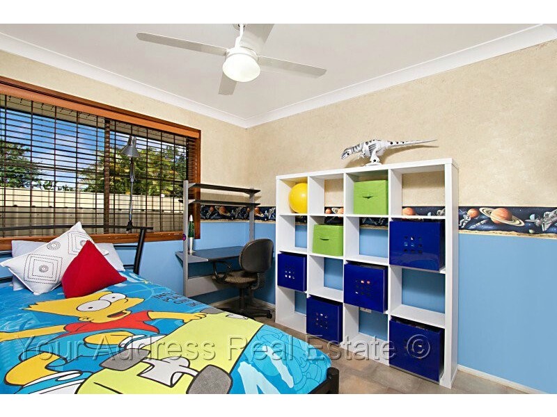 2 Cygnus Court, Regents Park QLD 4118