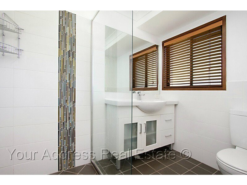 2 Cygnus Court, Regents Park QLD 4118