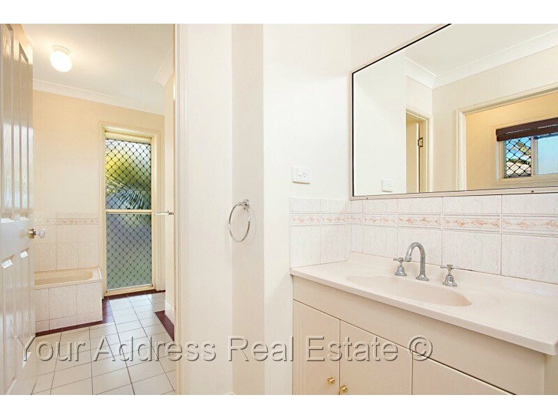 87 Federation Drive, Hillcrest QLD 4118