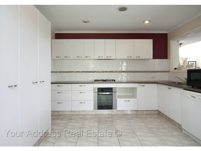 13 Newburn Street, Hillcrest QLD 4118