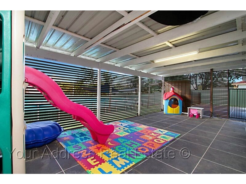 17 Samantha St, Boronia Heights QLD 4124