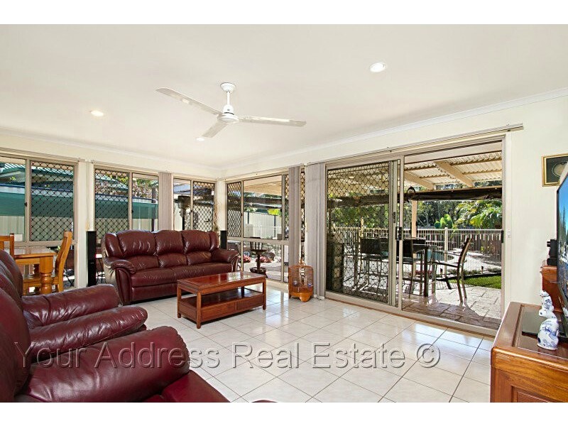34 Haldham Crescent, Regents Park QLD 4118