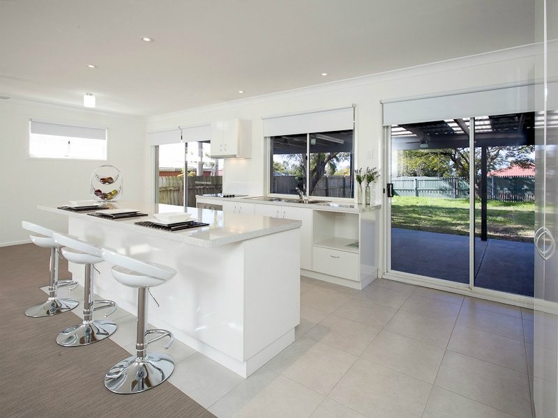 21 Pine Street, Hillcrest QLD 4118