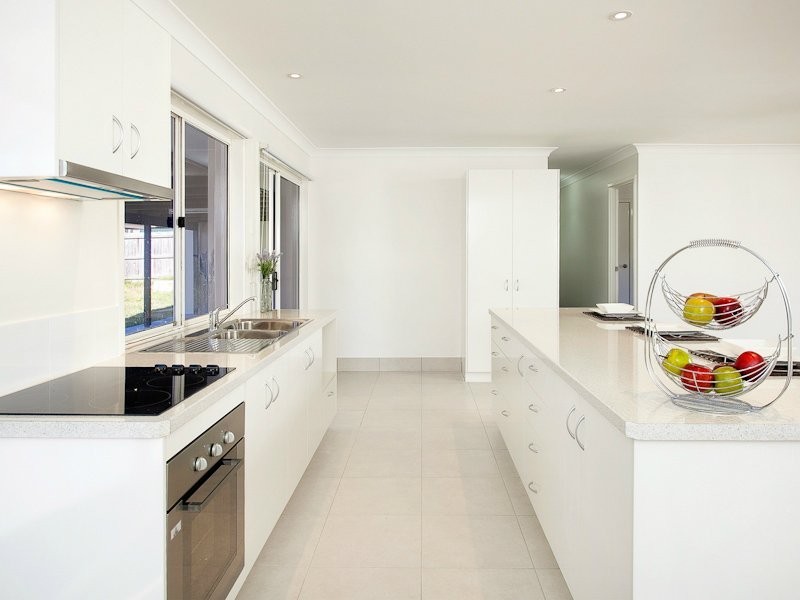 21 Pine Street, Hillcrest QLD 4118