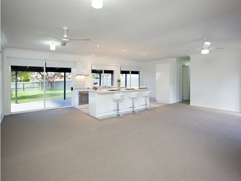 21 Pine Street, Hillcrest QLD 4118