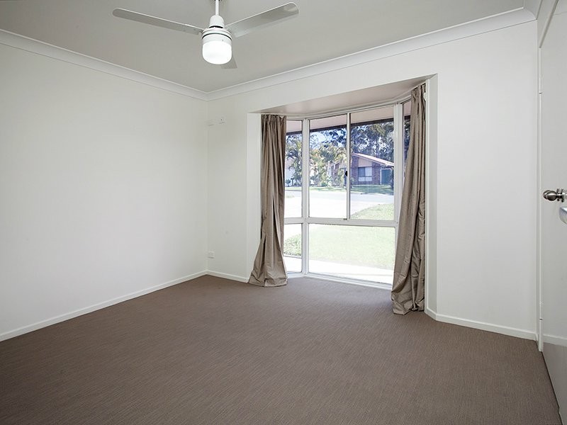 21 Pine Street, Hillcrest QLD 4118