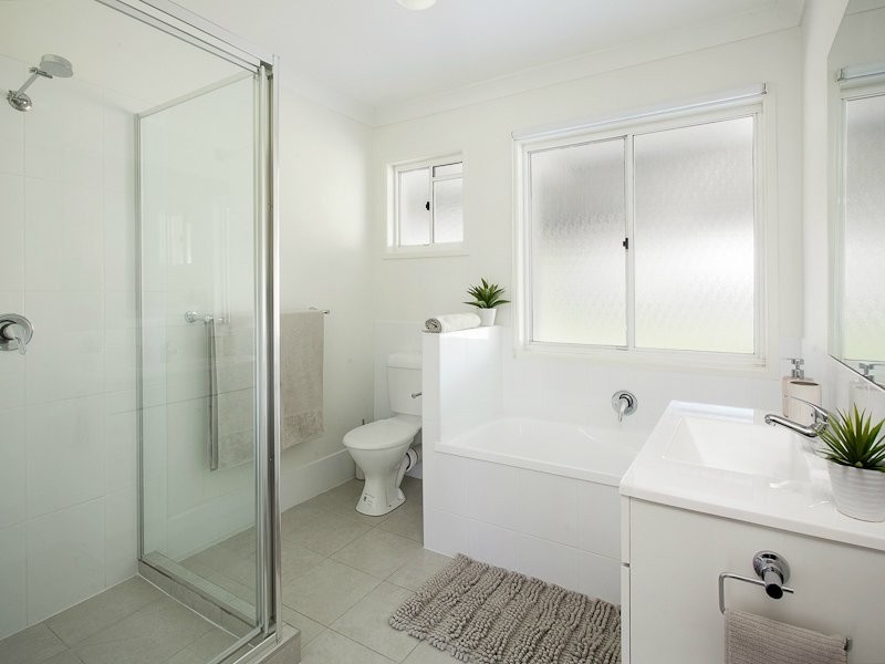 21 Pine Street, Hillcrest QLD 4118