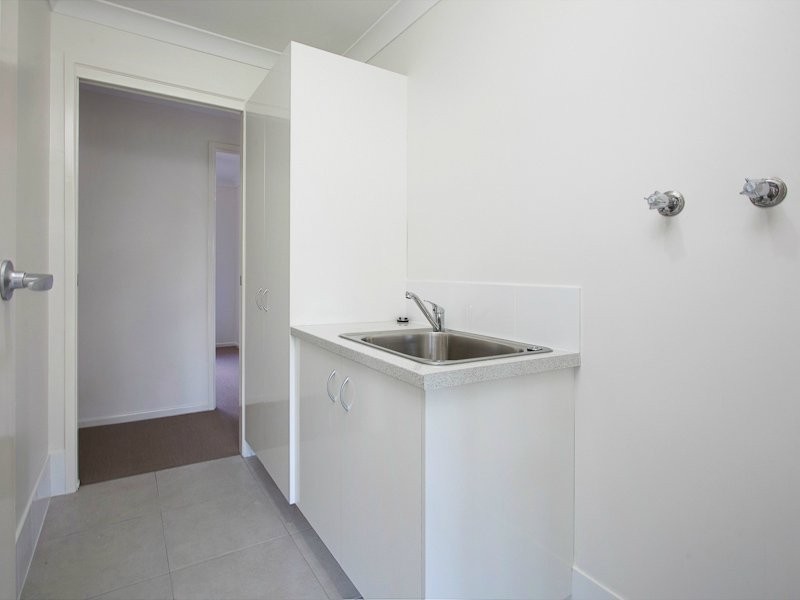 21 Pine Street, Hillcrest QLD 4118