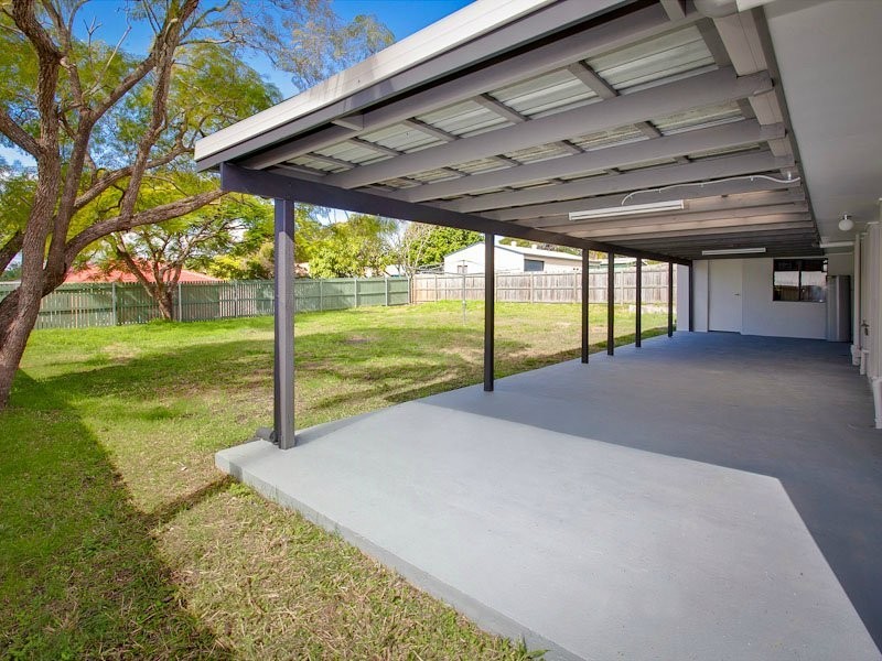 21 Pine Street, Hillcrest QLD 4118