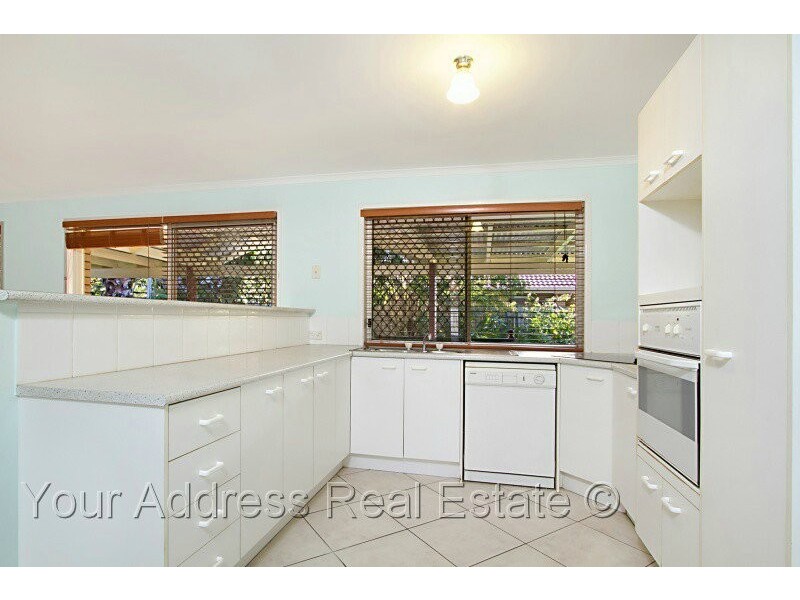 65 Regency Drive, Regents Park QLD 4118