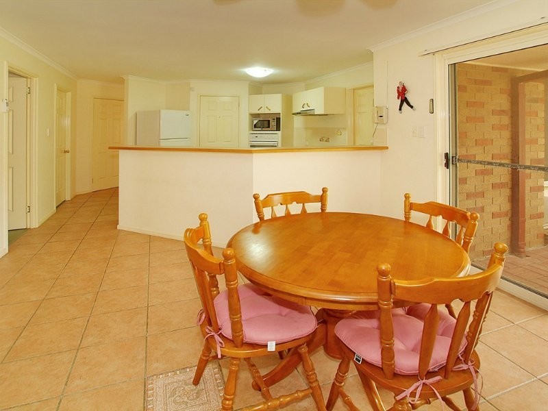 82 Solandra Cct, Regents Park QLD 4118