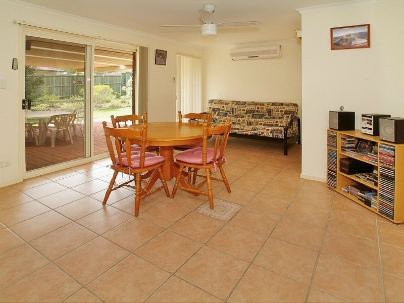 82 Solandra Cct, Regents Park QLD 4118