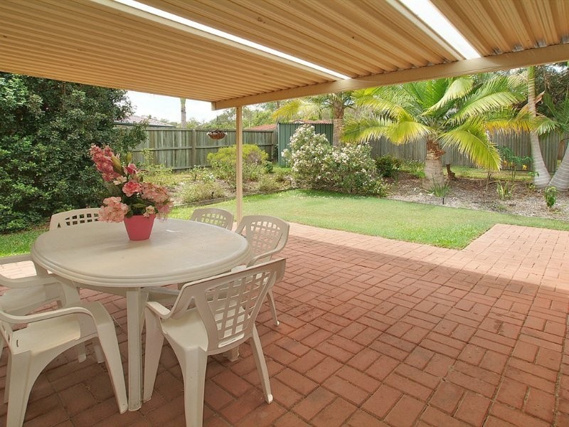 82 Solandra Cct, Regents Park QLD 4118