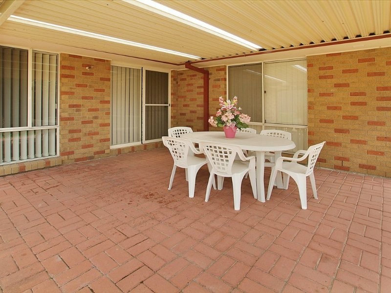 82 Solandra Cct, Regents Park QLD 4118