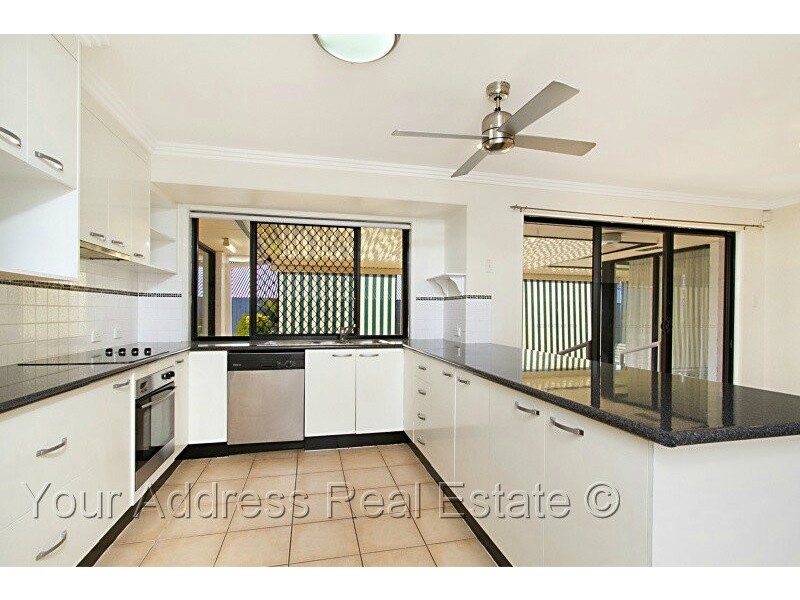 24 Glenelg Place, Parkinson QLD 4115