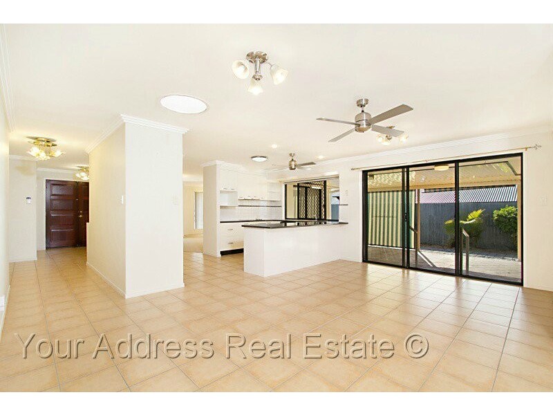 24 Glenelg Place, Parkinson QLD 4115