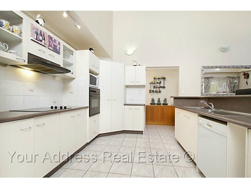 14 Frankenia Court, Regents Park QLD 4118