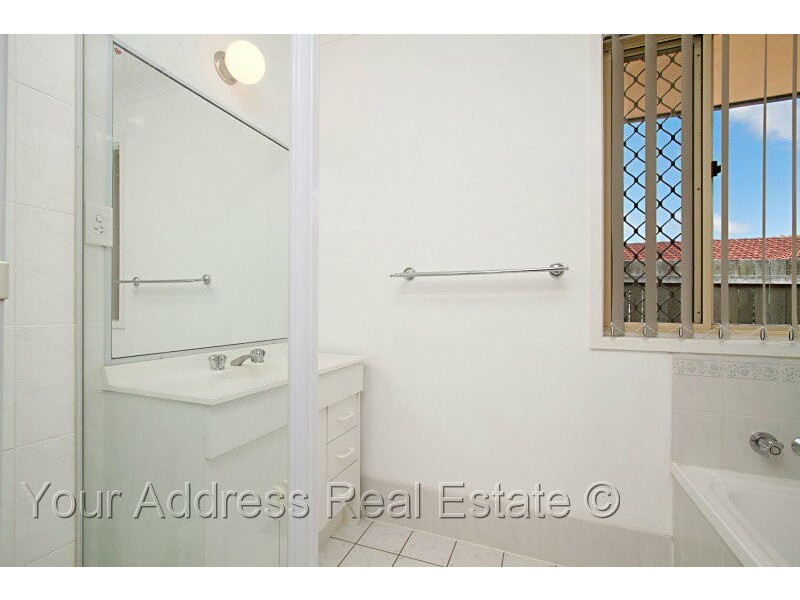 17 Noosa Court, Hillcrest QLD 4118