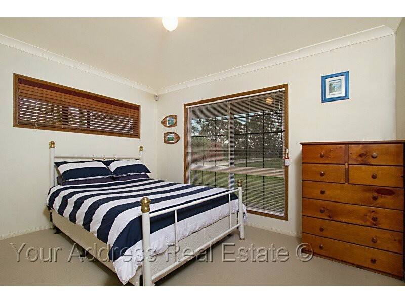 100 Merluna Road, Park Ridge South QLD 4125