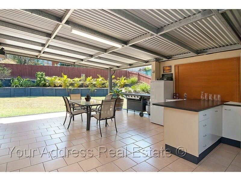 12 Gleditsia Close, Regents Park QLD 4118