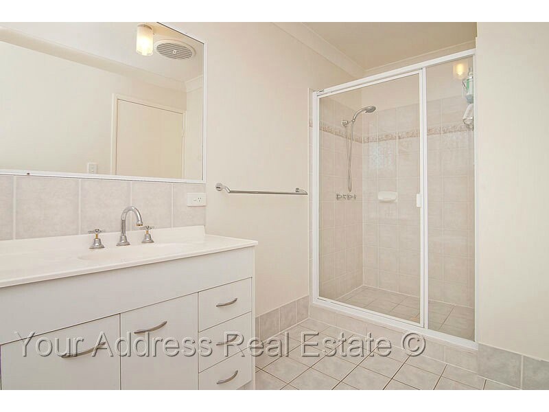 12 Gleditsia Close, Regents Park QLD 4118