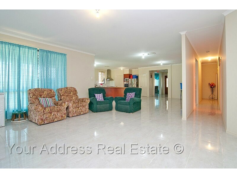 34 Bowerbird Close, Greenbank QLD 4124