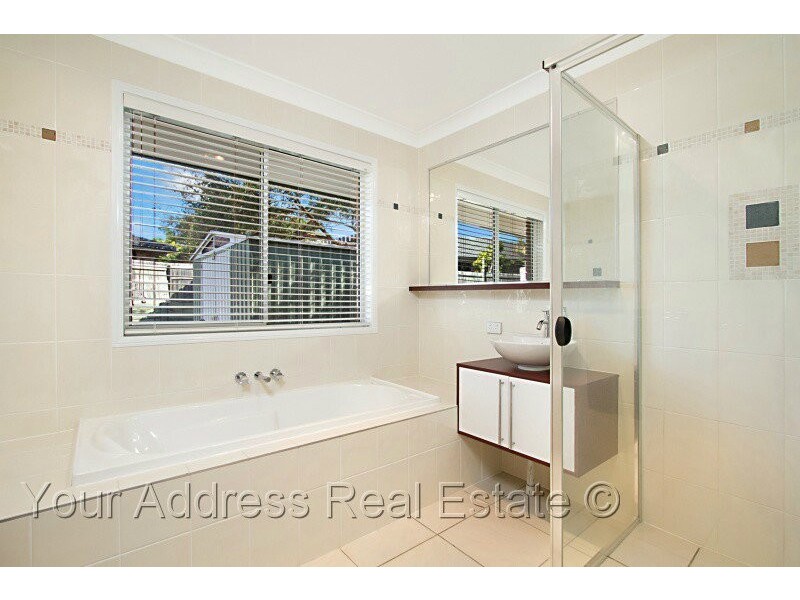 23 Glenelg Place, Parkinson QLD 4115