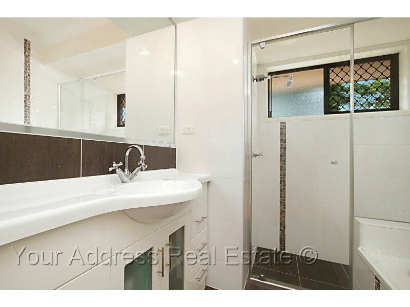 46 Sweetgum Street, Hillcrest QLD 4118
