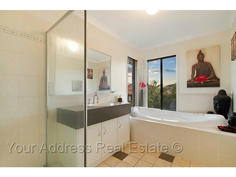 9 Maryland Drive, Regents Park QLD 4118