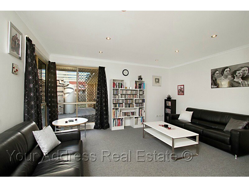 16 Virosa Court, Regents Park QLD 4118