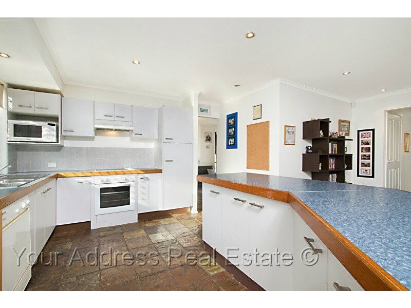 16 Virosa Court, Regents Park QLD 4118