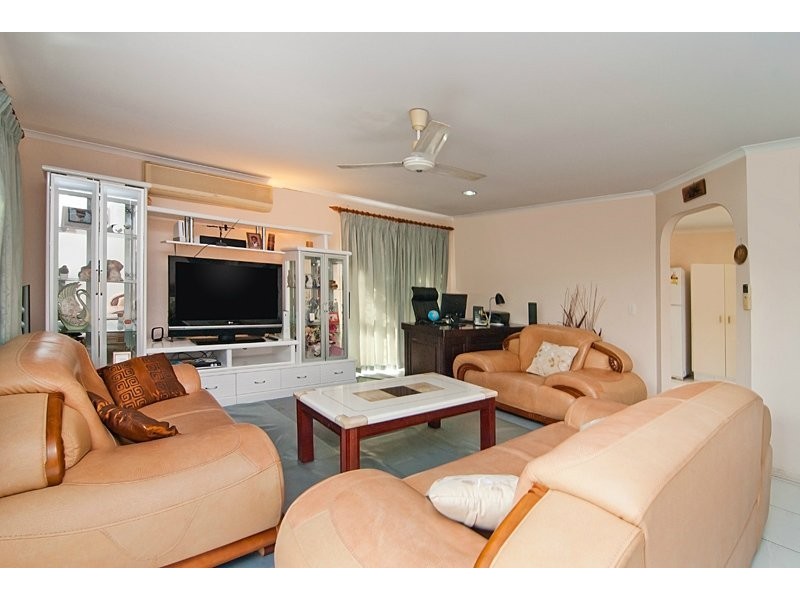 23 Sweetgum Street, Hillcrest QLD 4118