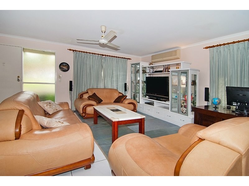 23 Sweetgum Street, Hillcrest QLD 4118