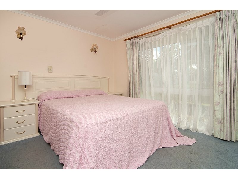 23 Sweetgum Street, Hillcrest QLD 4118