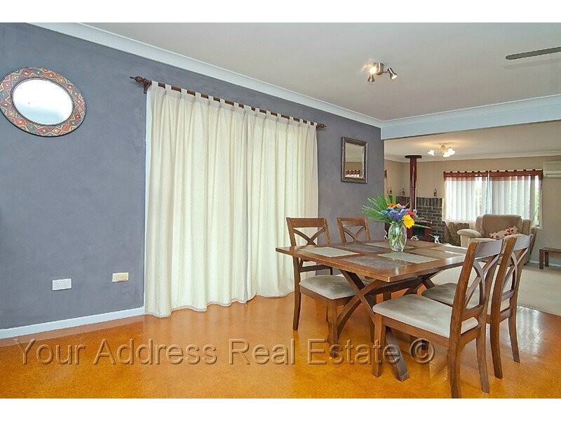 4 Hoop Street, Hillcrest QLD 4118