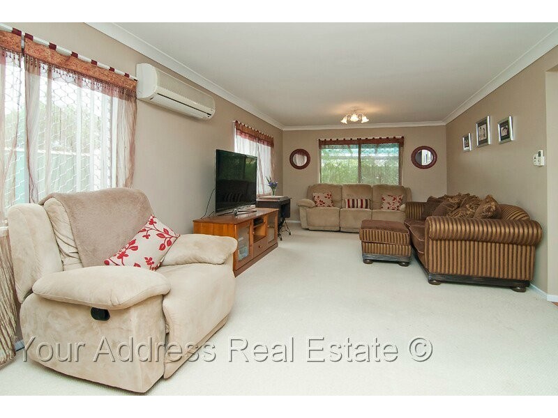 4 Hoop Street, Hillcrest QLD 4118