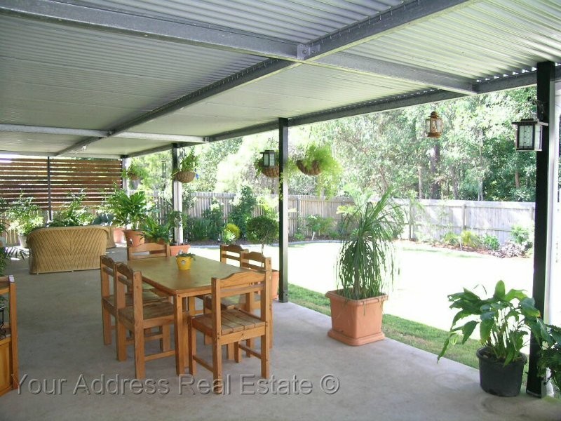 7 Conifer Street, Hillcrest QLD 4118