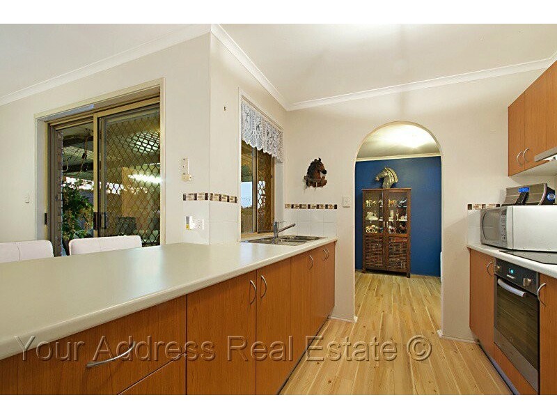10 Federation Drive, Hillcrest QLD 4118