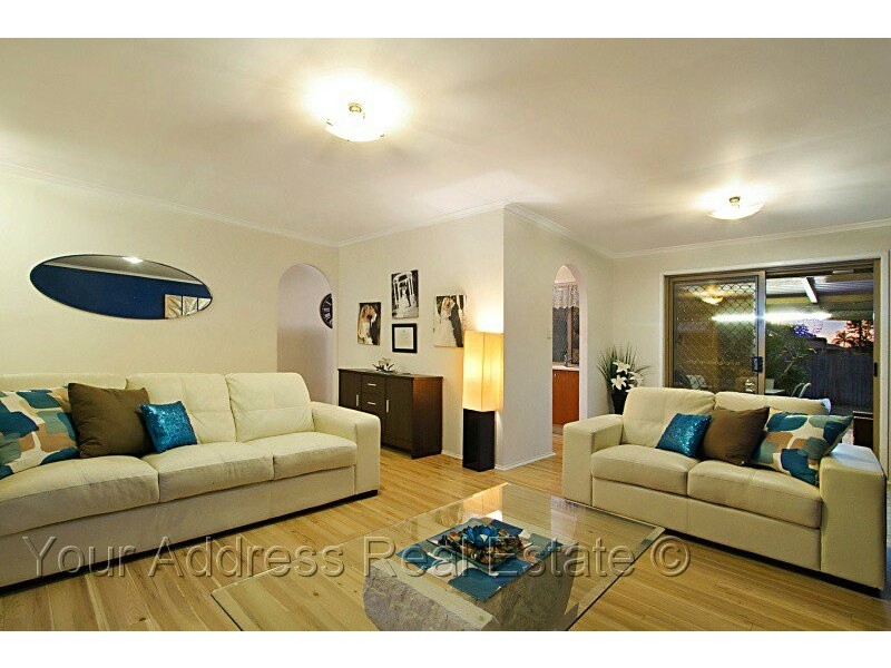 10 Federation Drive, Hillcrest QLD 4118