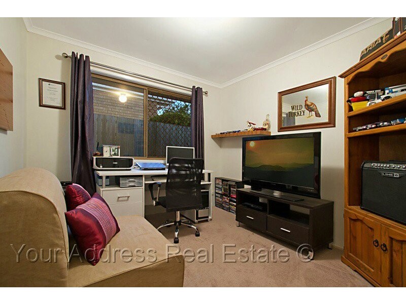 10 Federation Drive, Hillcrest QLD 4118