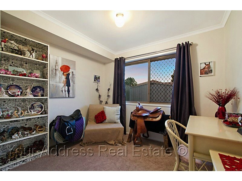 10 Federation Drive, Hillcrest QLD 4118